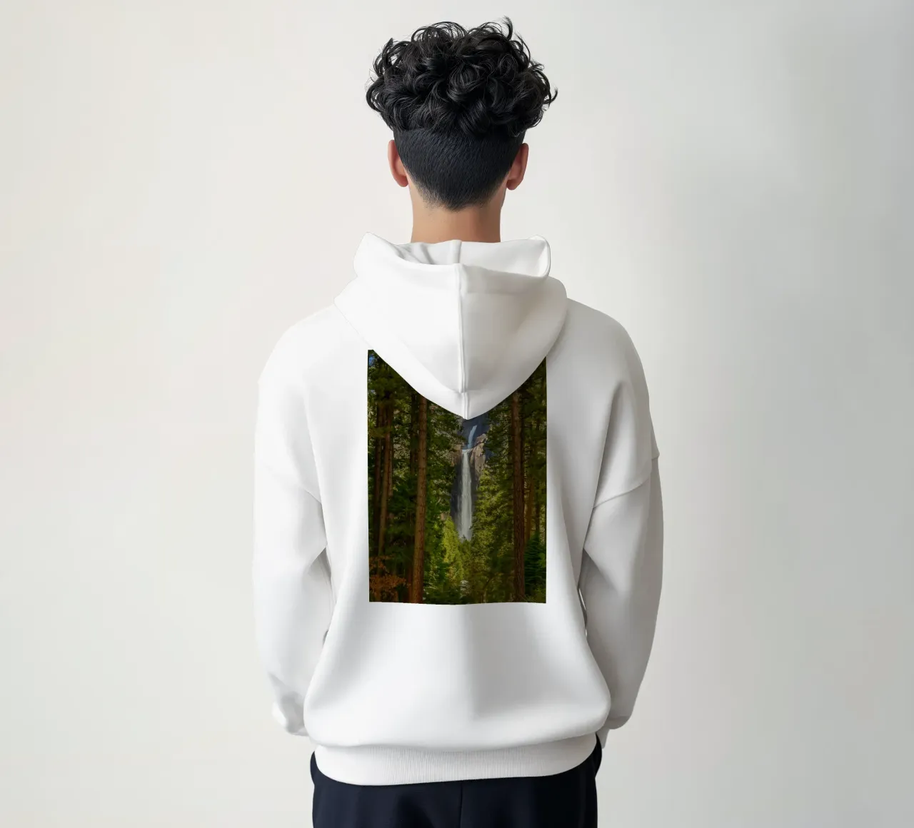 vue d'une cascade dans la forêt sweat à capuche de PASMING