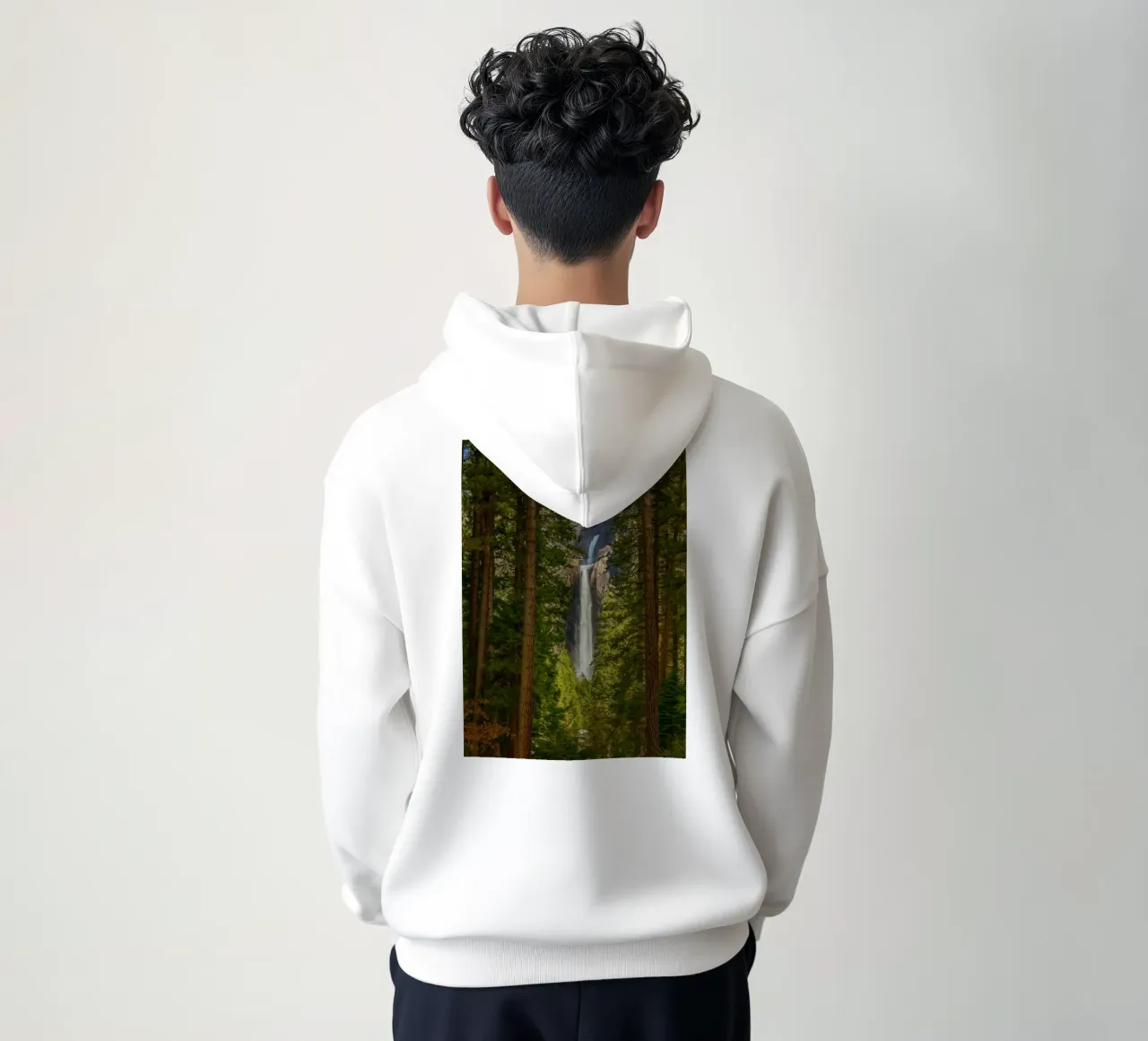 vue d'une cascade dans la forêt sweat à capuche de PASMING