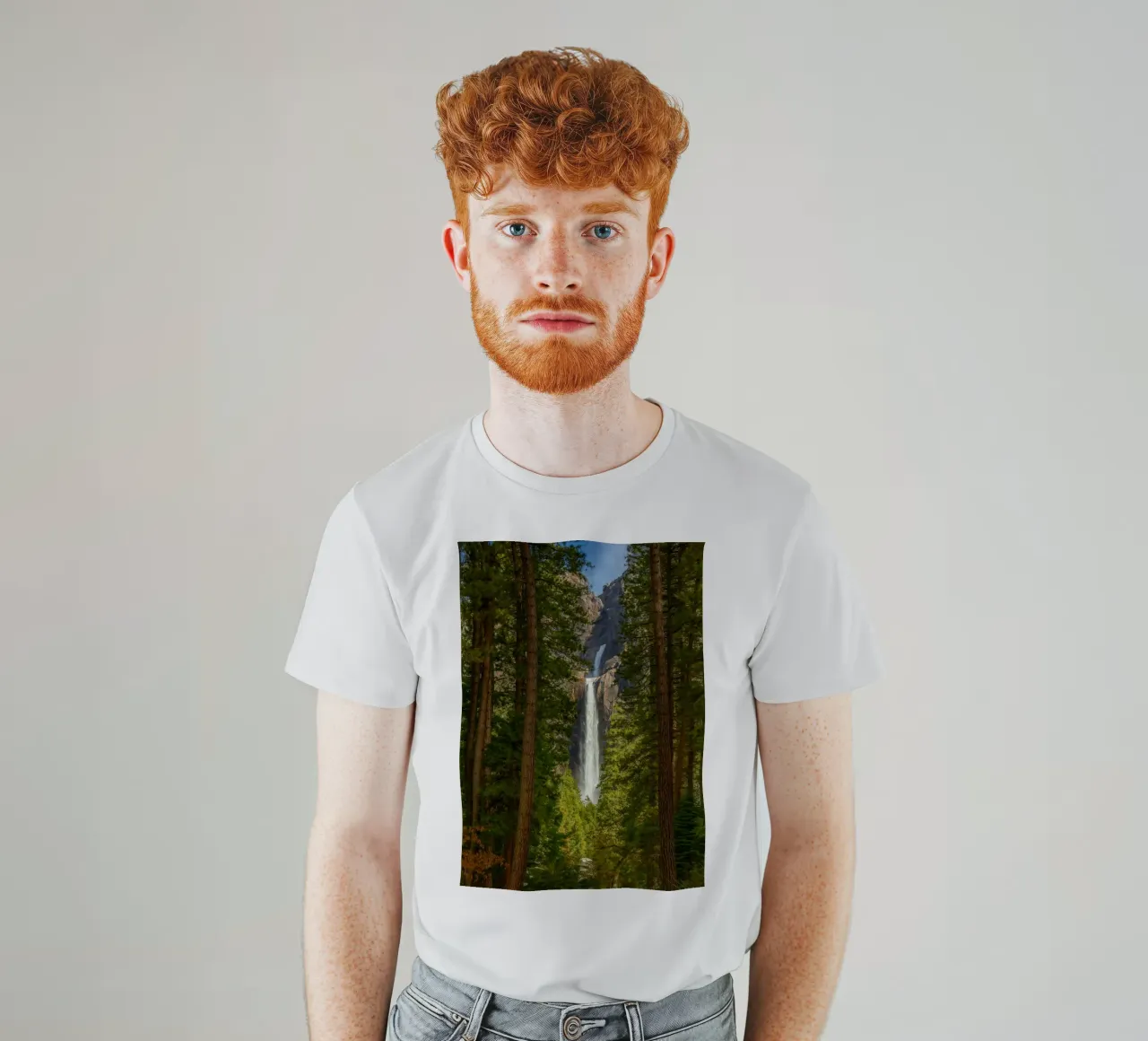 vue d'une cascade dans la forêt t-shirt de PASMING