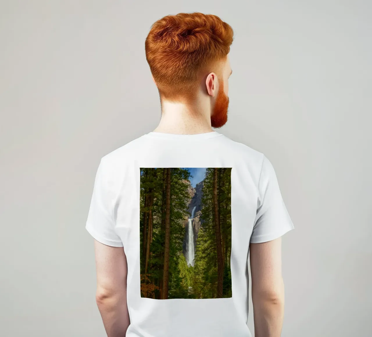 vue d'une cascade dans la forêt t-shirt de PASMING
