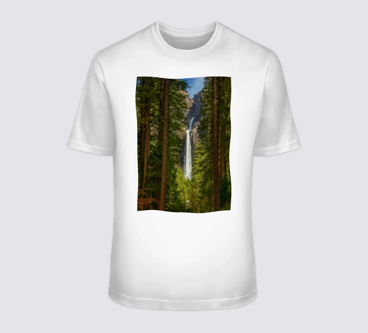 vue d'une cascade dans la forêt t-shirt de PASMING