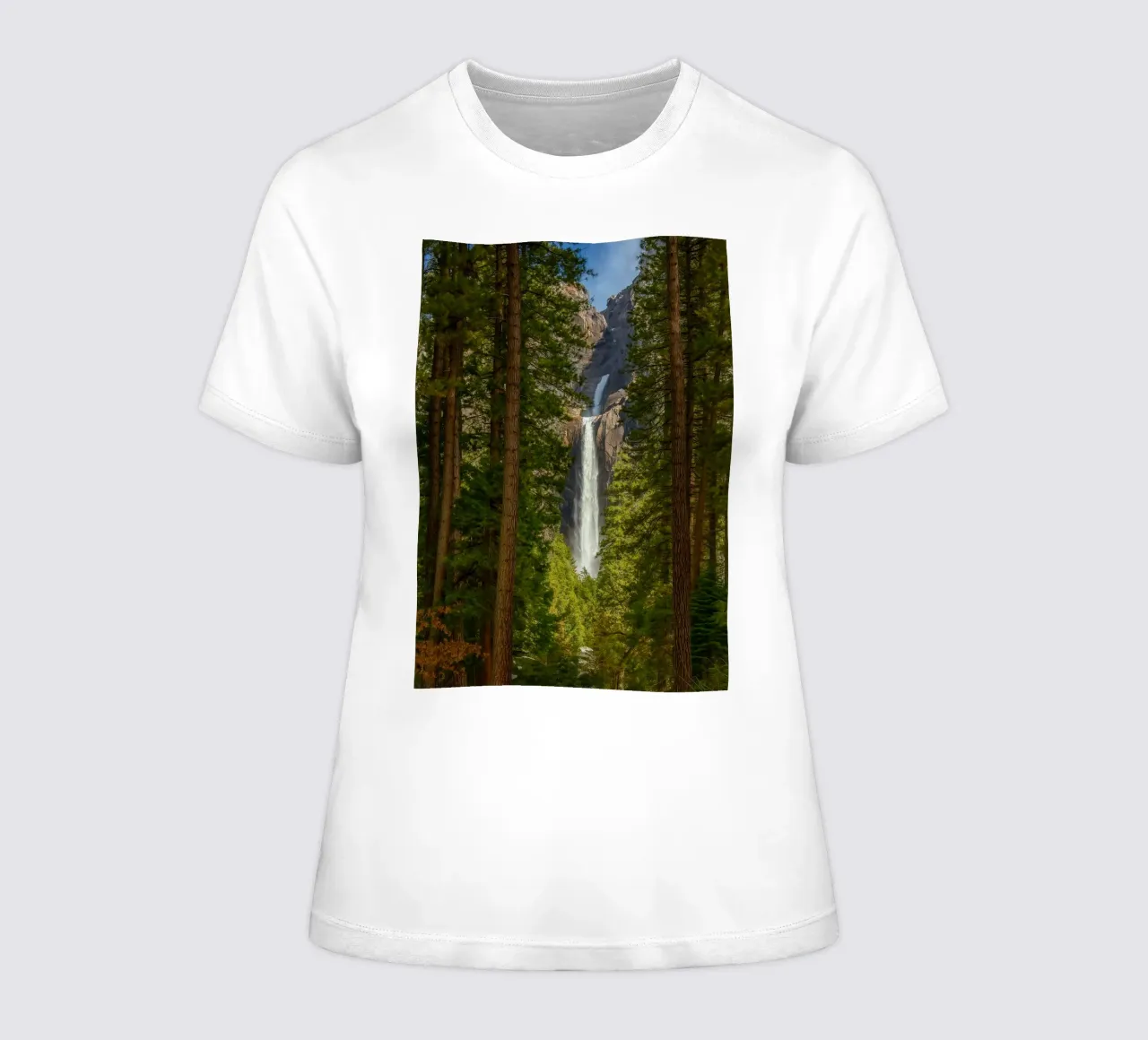 vue d'une cascade dans la forêt t-shirt ajusté pour femmes de PASMING