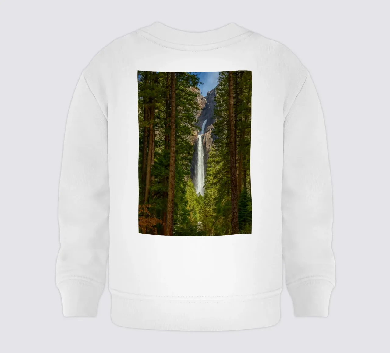 Blick auf einen Wasserfall im Wald Baby Sweatshirt von PASMING