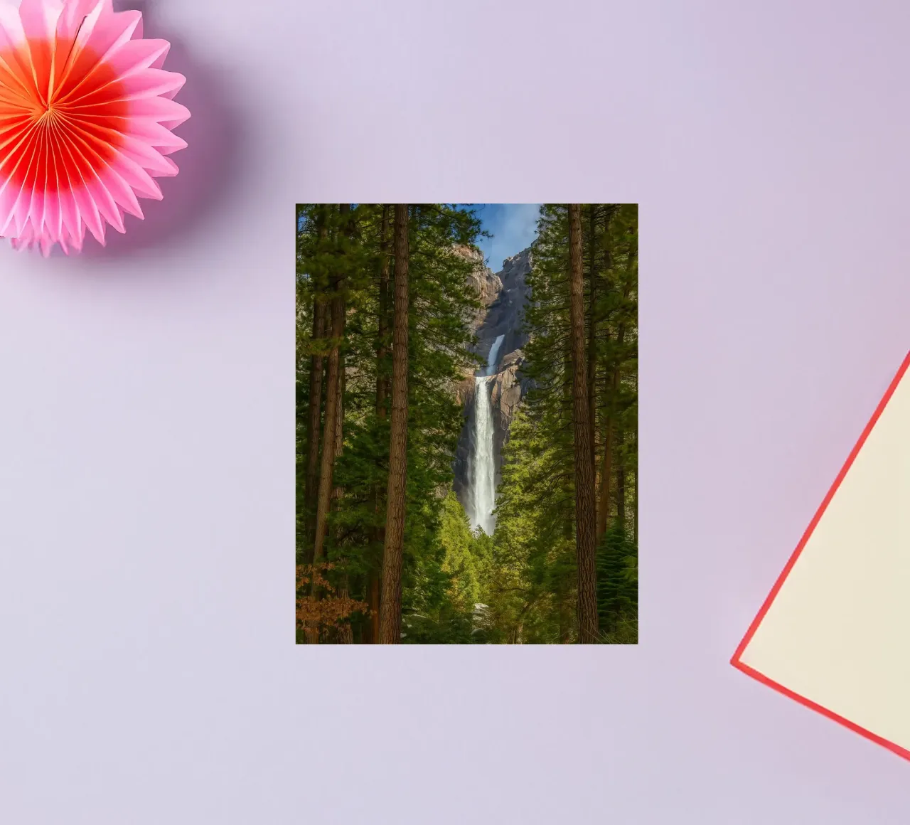 vue d'une cascade dans la forêt autocollant de PASMING