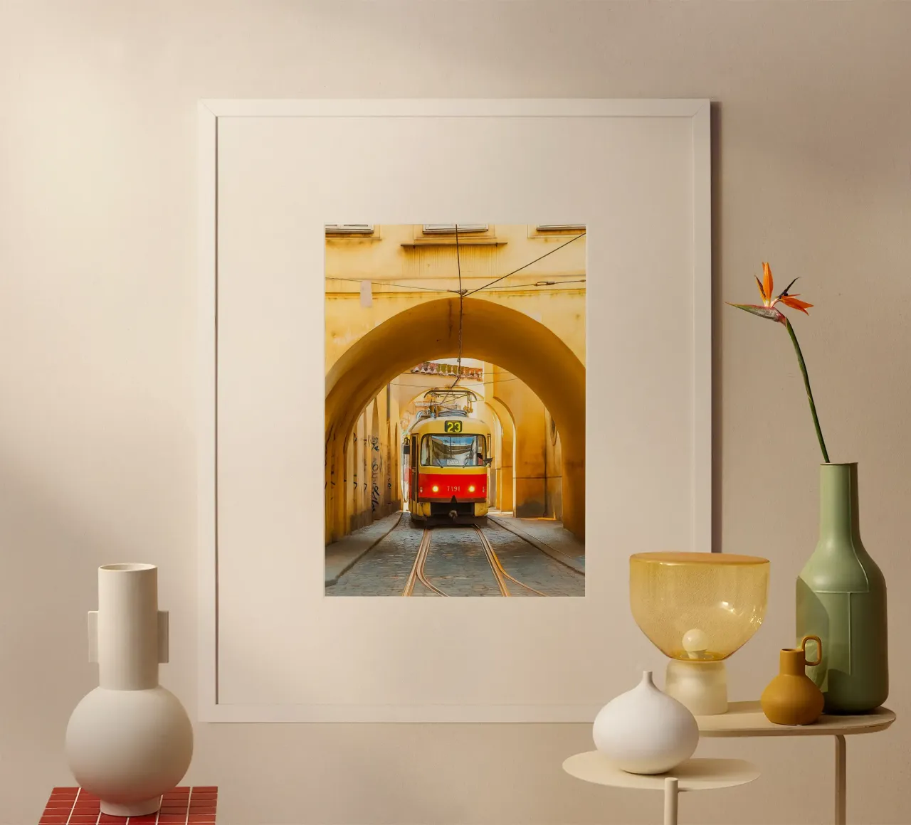 tunnel del tram d'epoca in città poster da PASMING