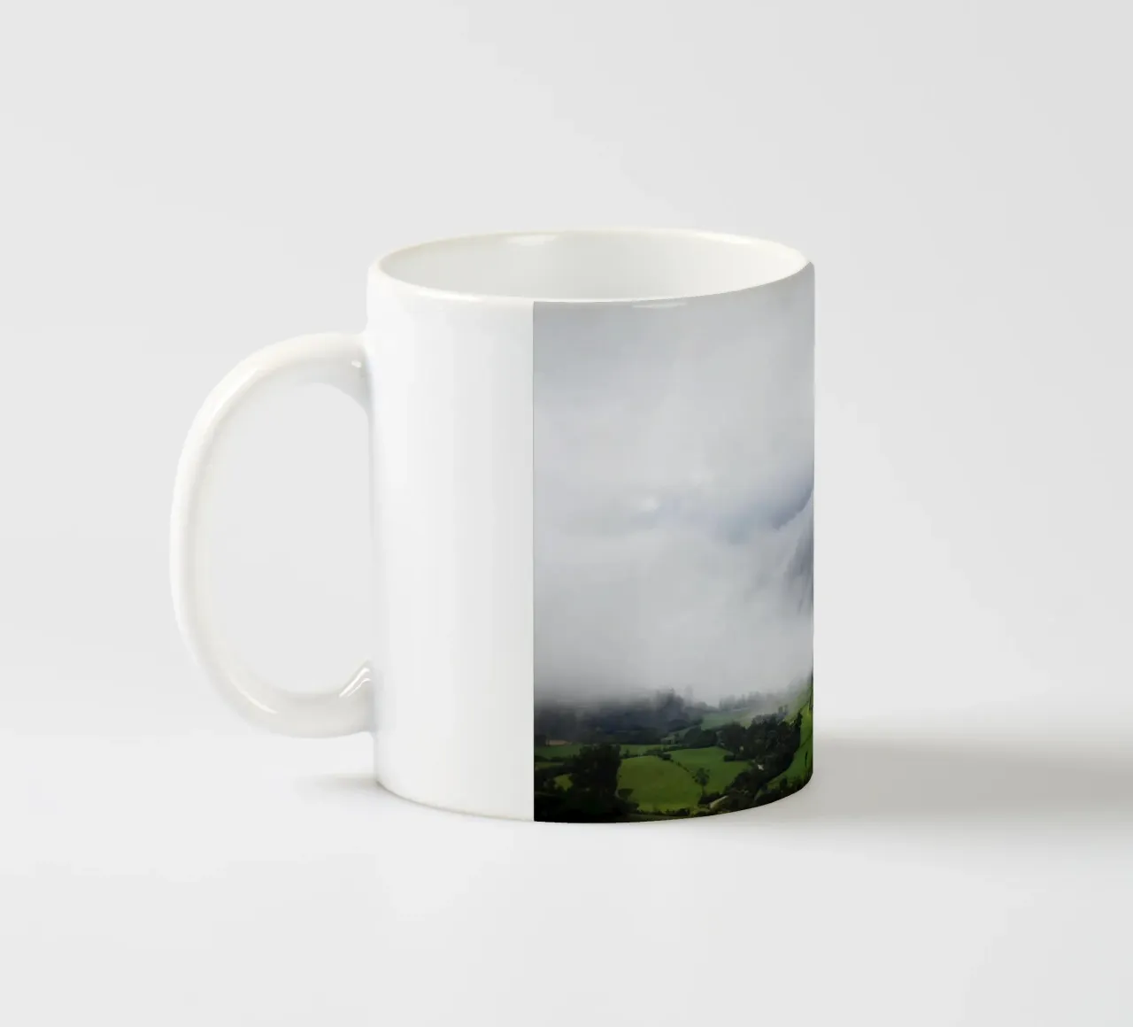 Mare di nuvole sopra Nano, Ecuador tazza in ceramica da art picture
