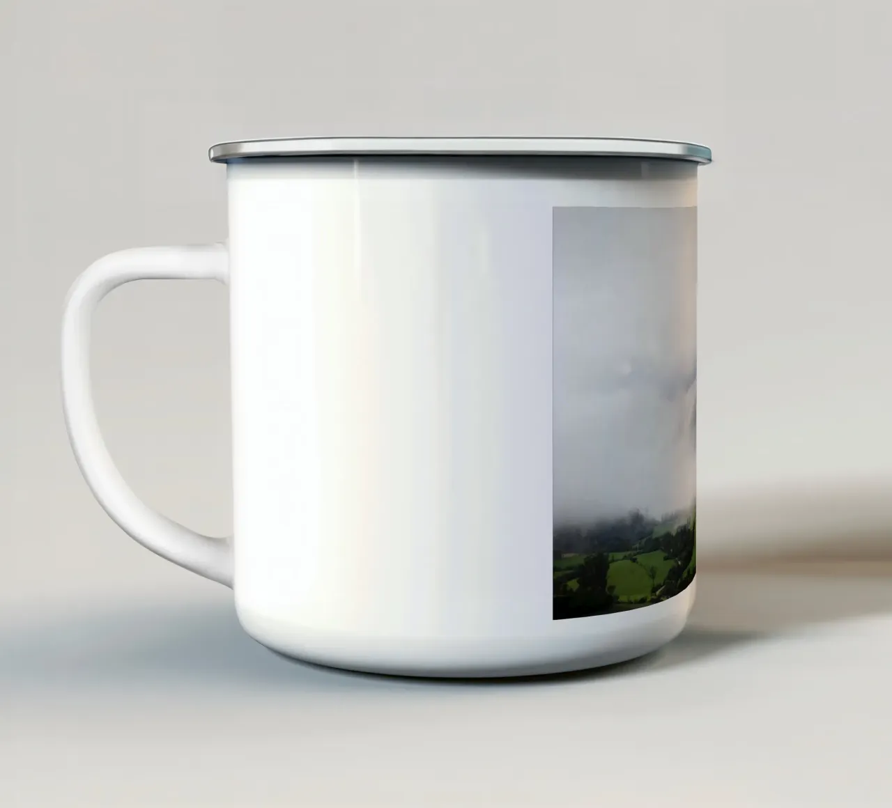 Wolkenmeer über Nano, Ecuador Emaille Tasse von atmospheric pictures