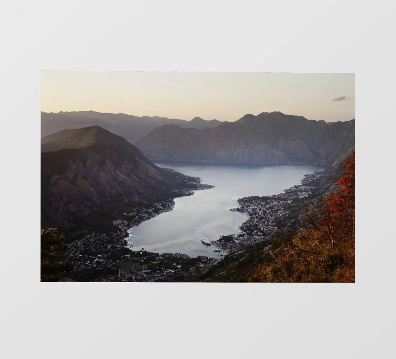 Baia di Kotor, Montenegro pellicola backlit da atmospheric pictures