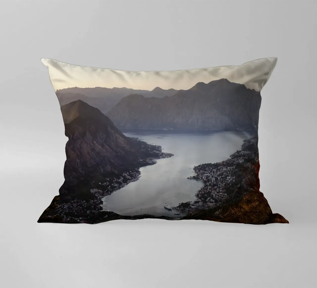 Baia di Kotor, Montenegro cuscino da art picture