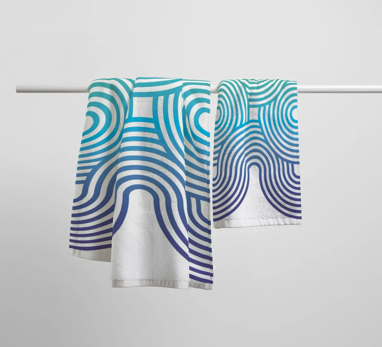 Linee blu retrò asciugamano da bagno da Martina