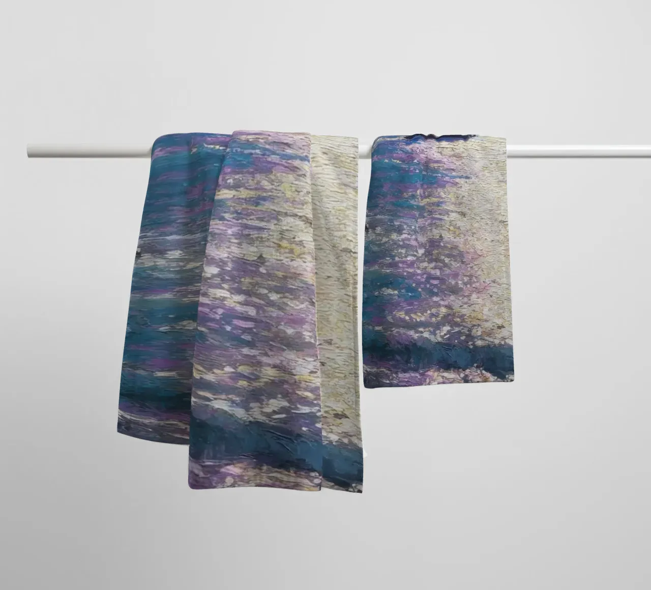 Riflessi di luna sul mare asciugamano da bagno da Artbyvo