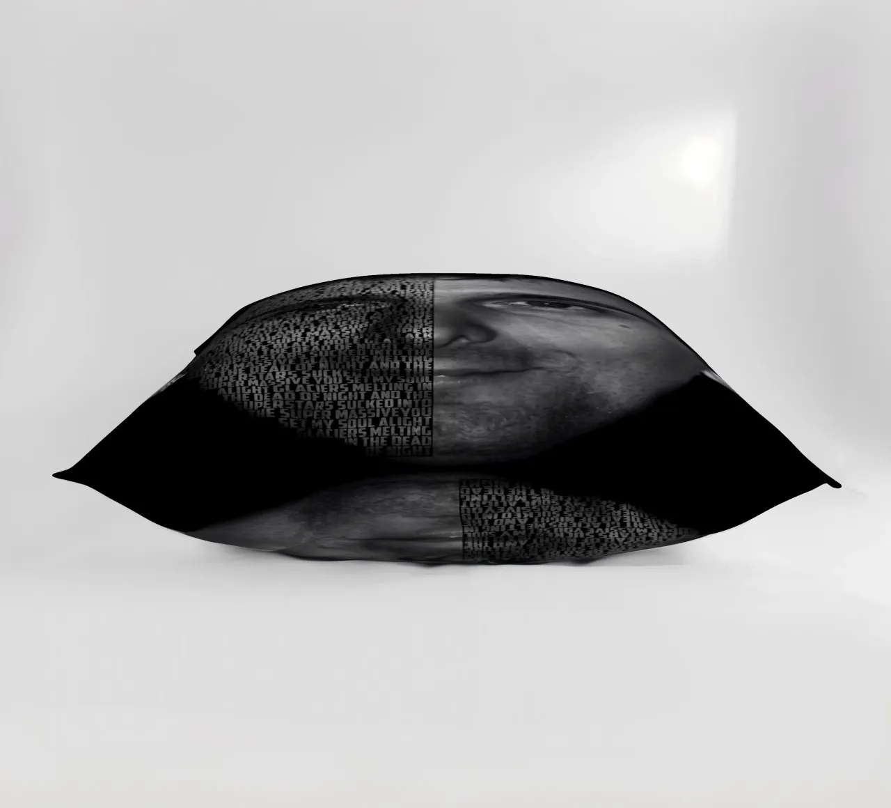 Buco nero supermassiccio cuscino da Gunawan Rb
