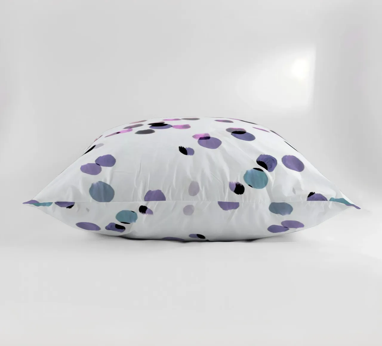 Painted Dots 1 cuscino da IRIS LEHNHARDT FINE ART