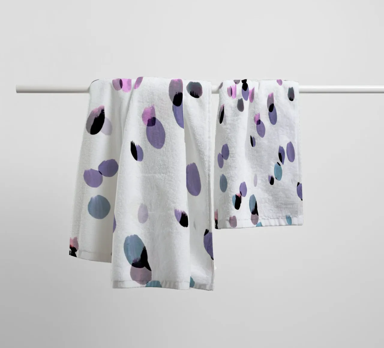 Painted Dots 1 asciugamano da bagno da IRIS LEHNHARDT FINE ART
