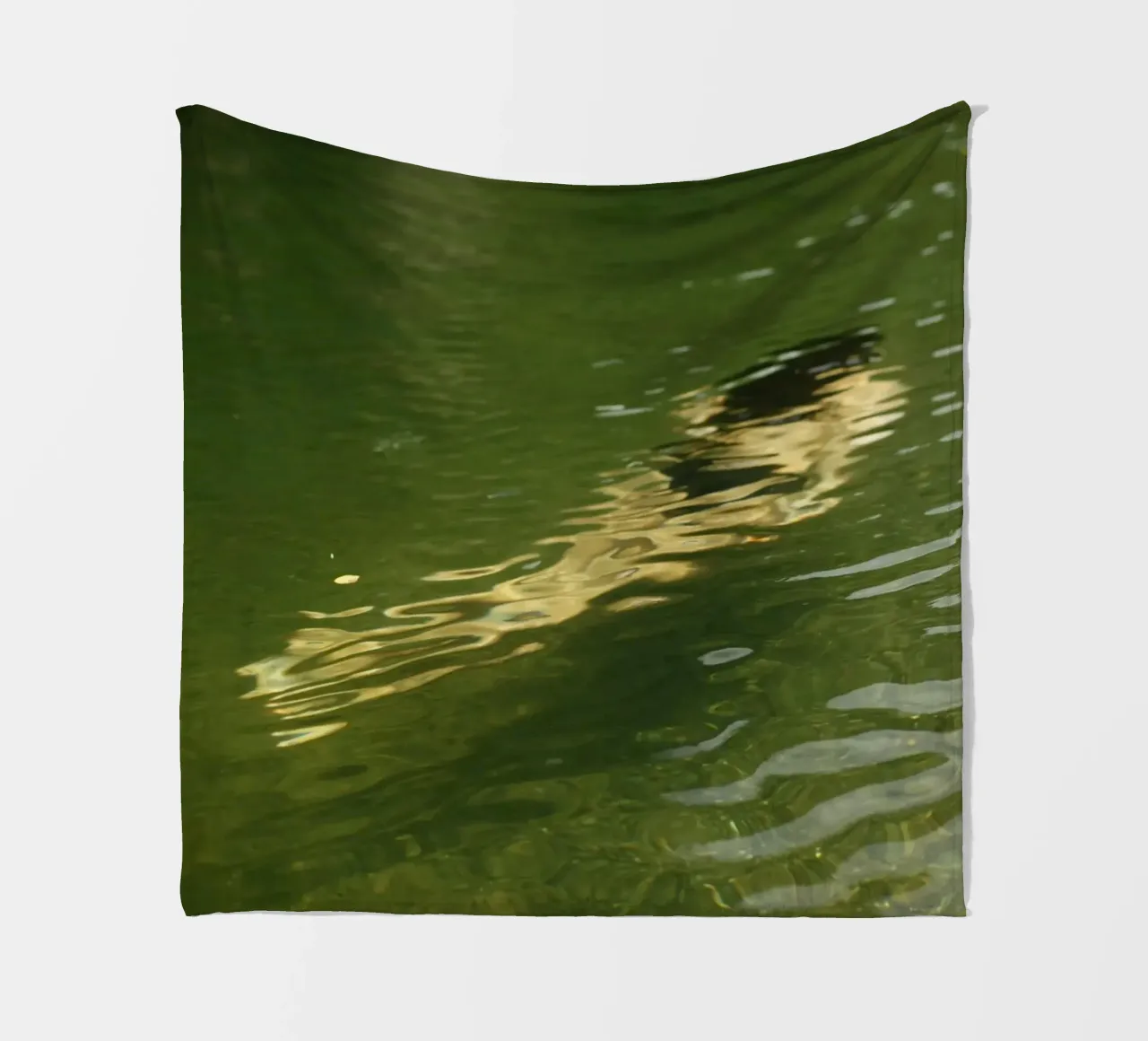 Riflessione di una donna a Cuba (Baracua) coperta in pile da art picture