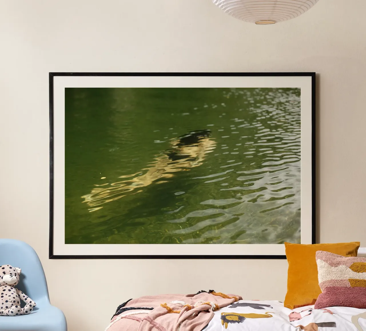 Riflessione di una donna a Cuba (Baracua) poster con telaio in alluminio da art picture