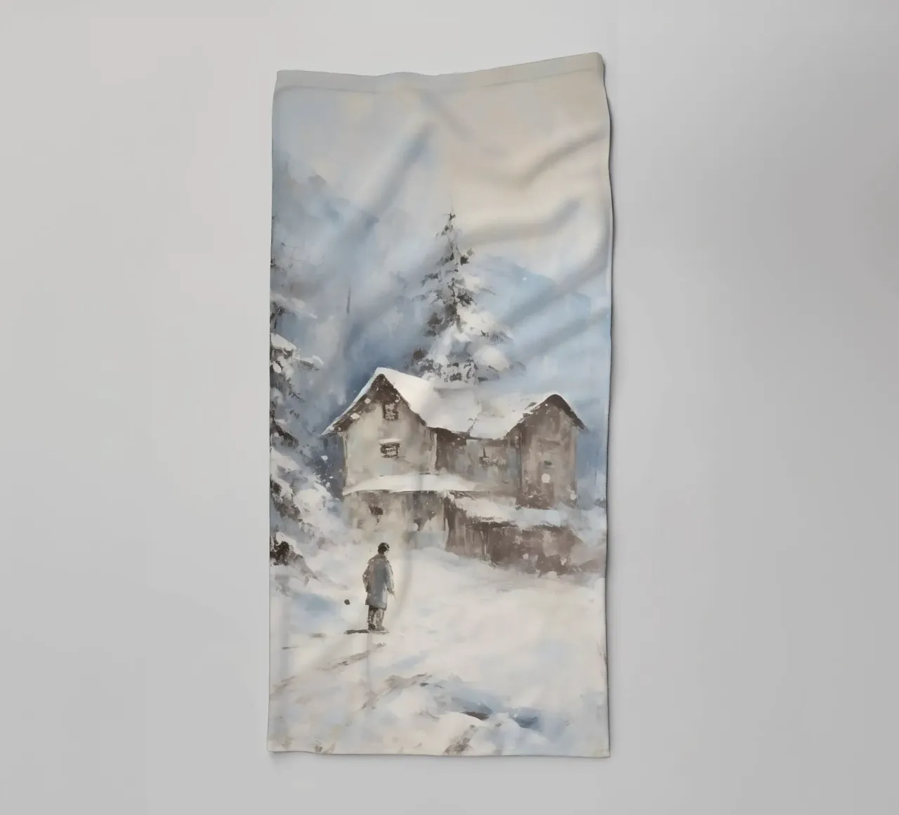 Silenzio invernale al Berghaus - Tracce solitarie nella neve asciugamano da bagno da Cozy Vibes
