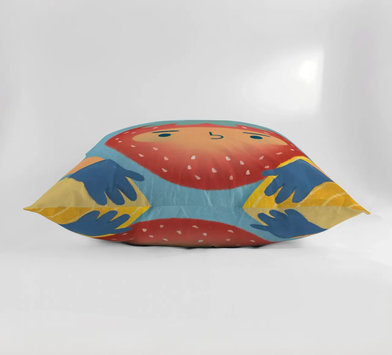 fragole con espressioni divertenti cuscino da LOYAL SHOP
