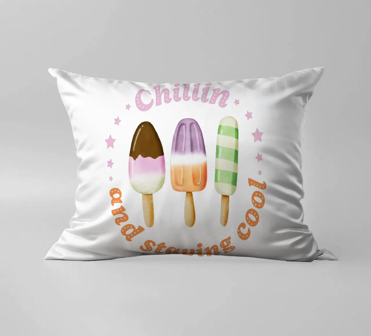 Stare al fresco. Sommer und Eis. cuscino da CalliLetters