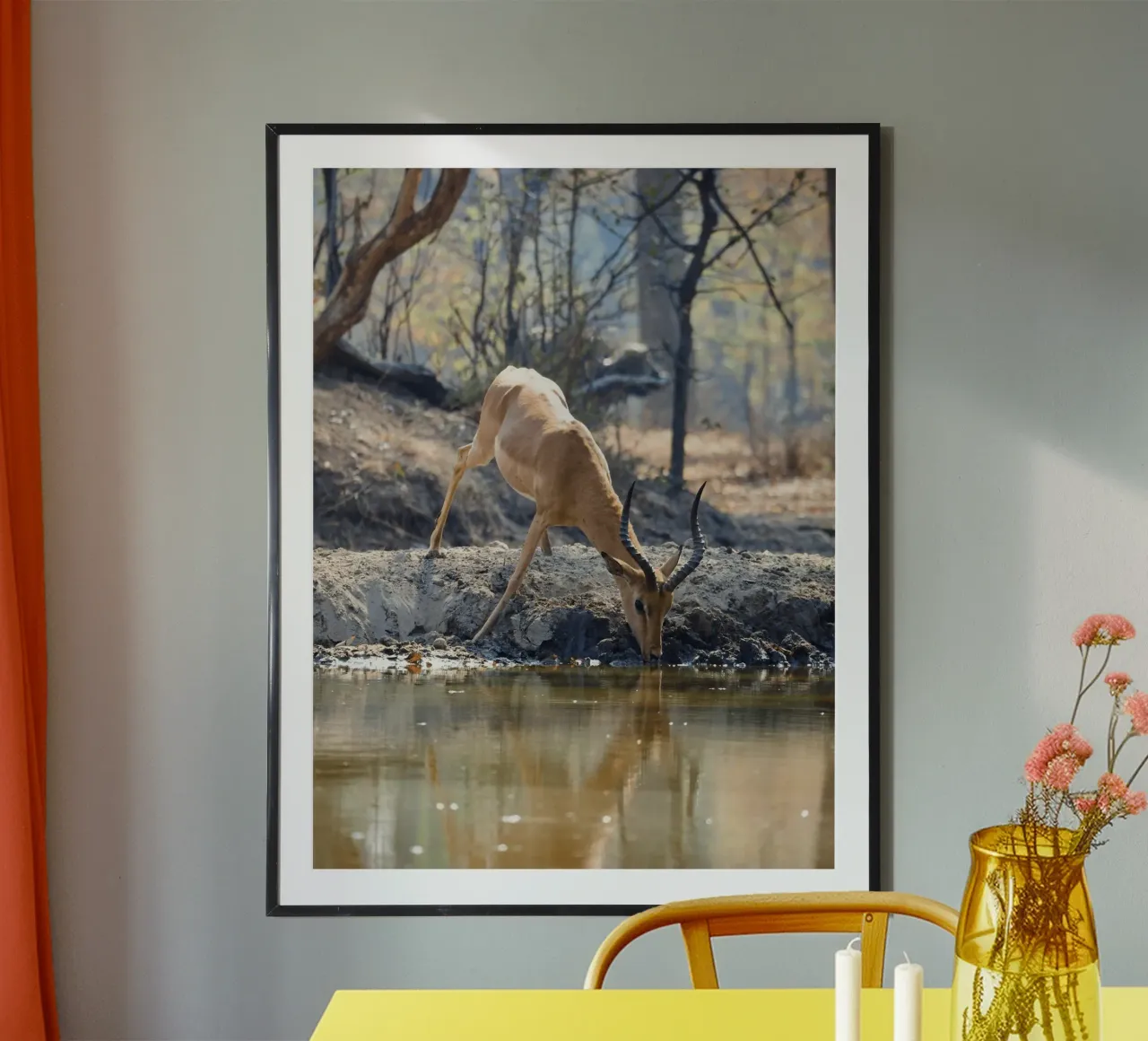 L'antilope beve graziosamente l'acqua carta hahnemühle da The Herringstore