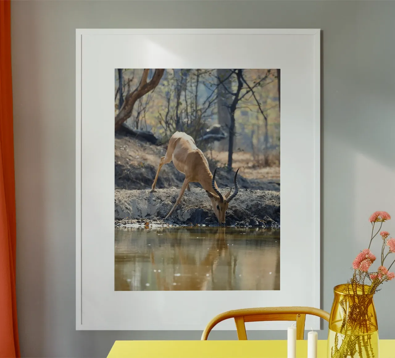L'antilope beve graziosamente l'acqua carta hahnemühle da The Herringstore