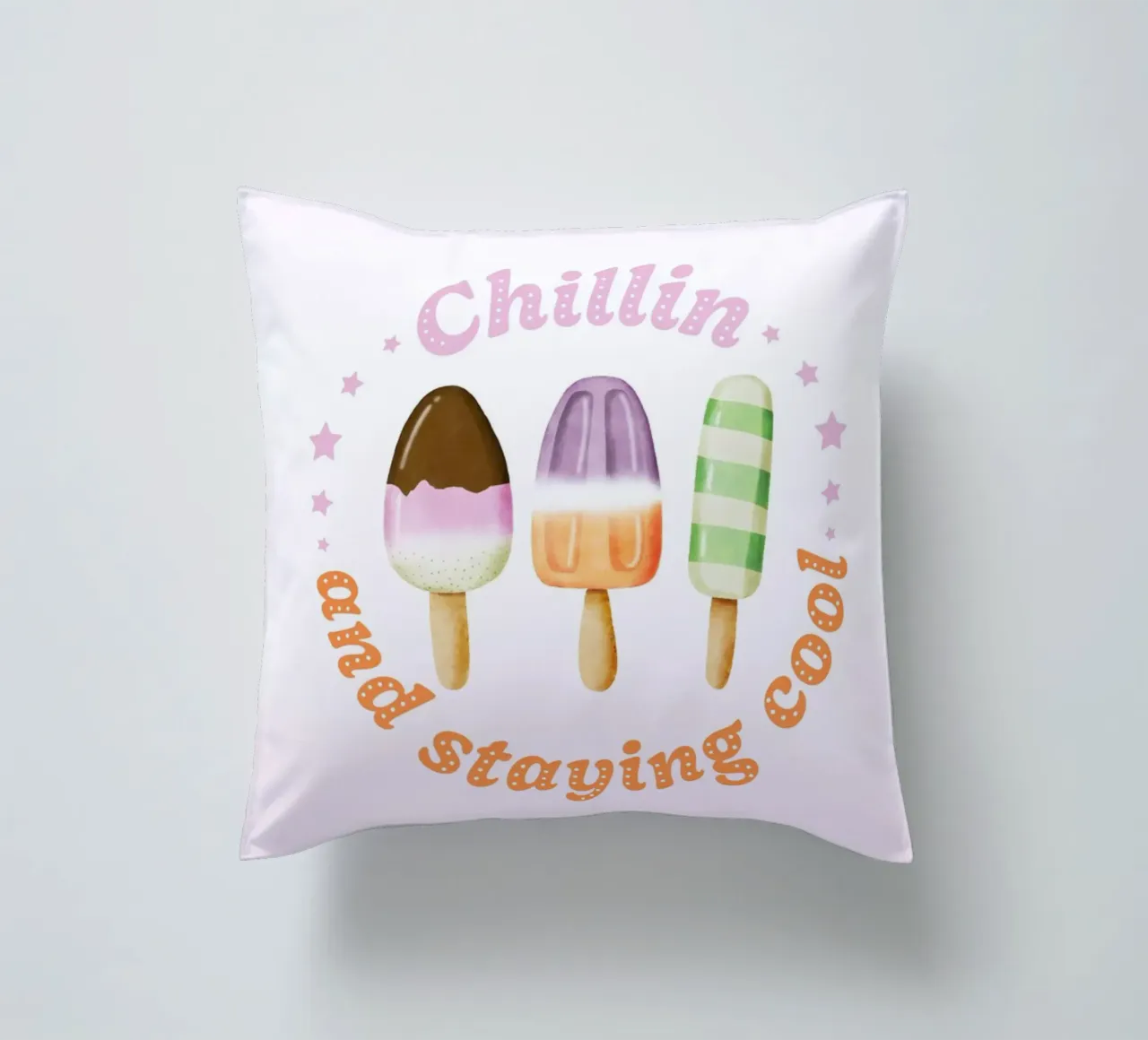 Stare al fresco. Sommer und Eis. cuscino da CalliLetters