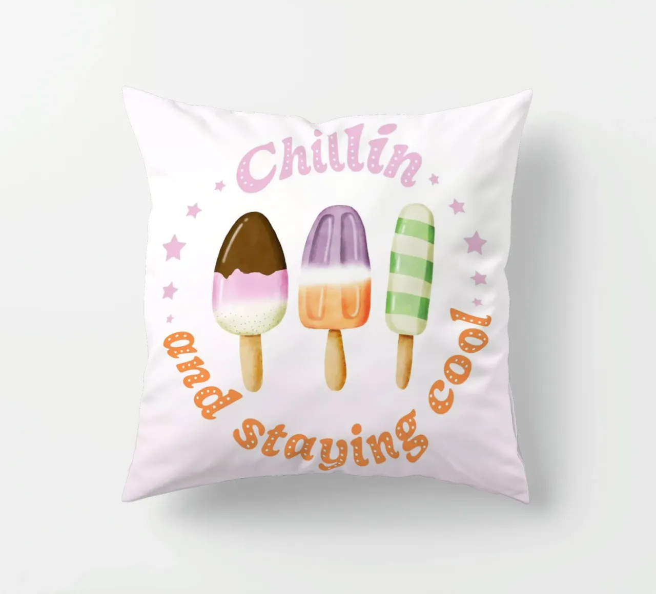 Stare al fresco. Sommer und Eis. cuscino da CalliLetters