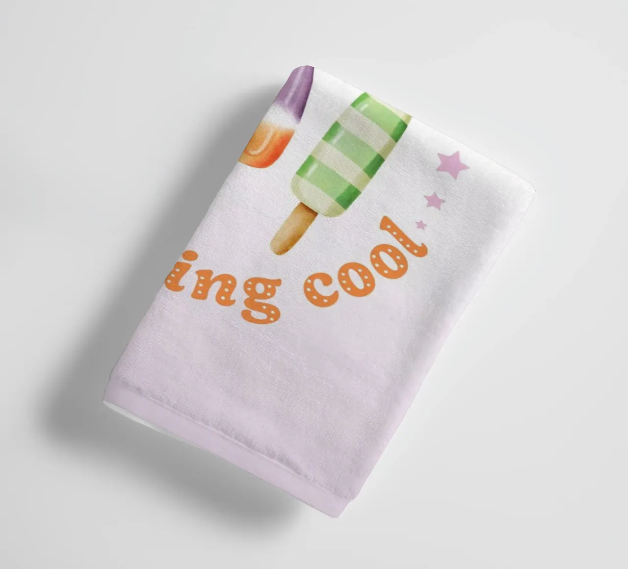 Stare al fresco. Sommer und Eis. asciugamano da bagno da CalliLetters