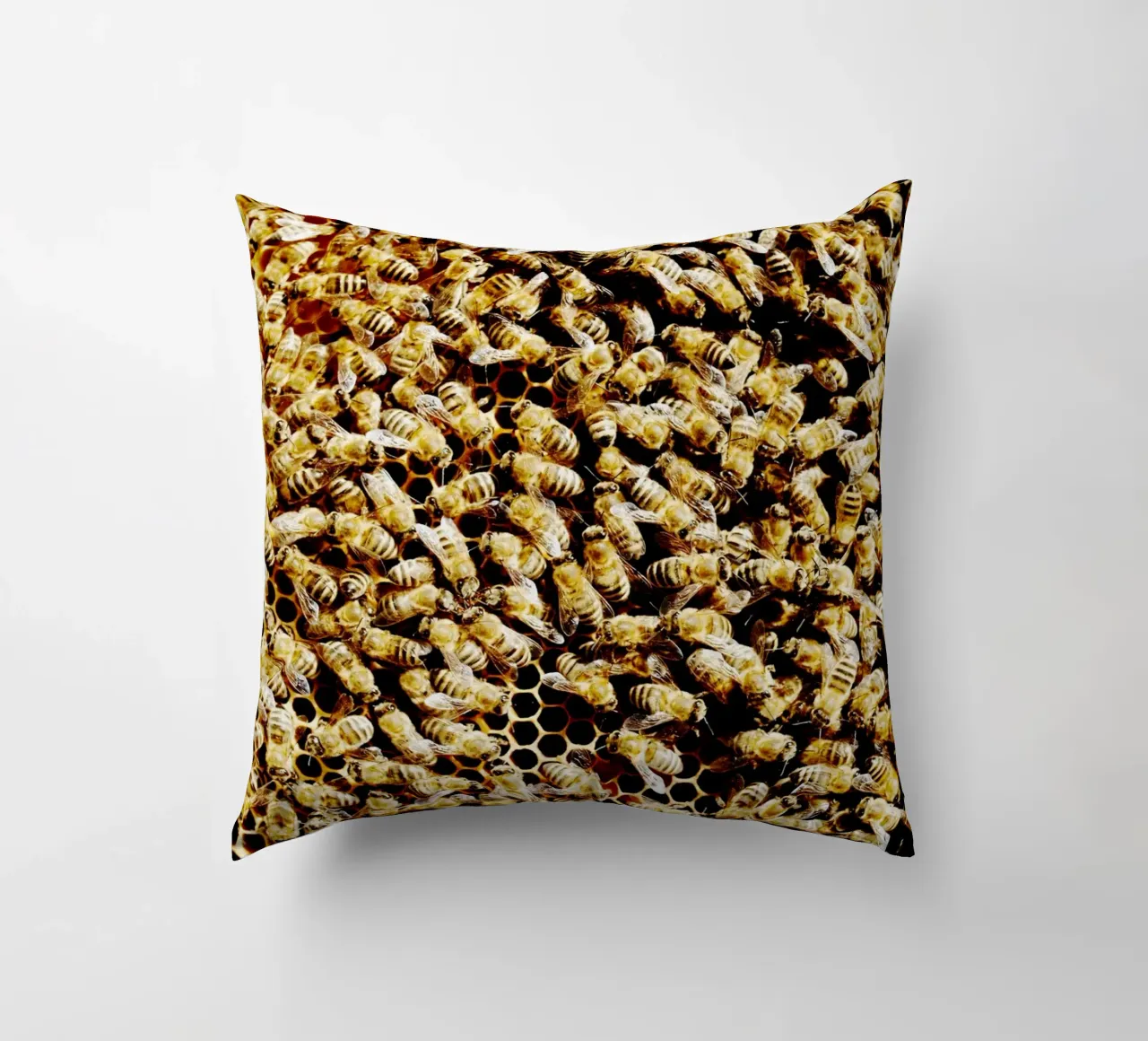 Bienen in Honigwabe (Oberbayern) Kissen von art picture
