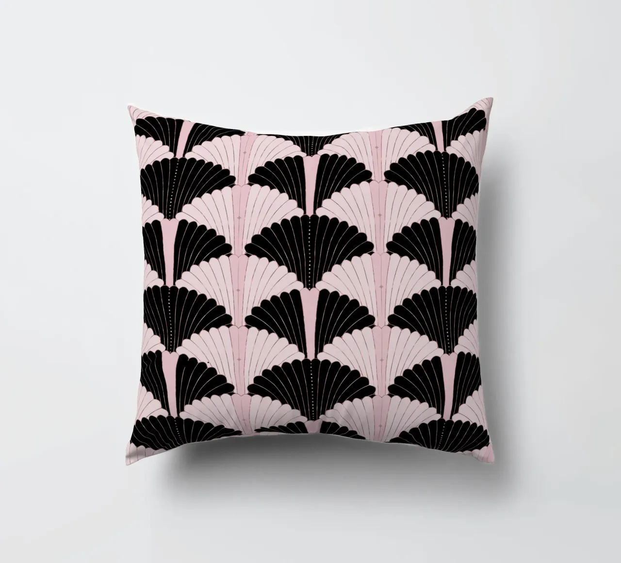 Motivo Art Déco in nero e rosa chiaro con riflessi dorati cuscino da CalliLetters