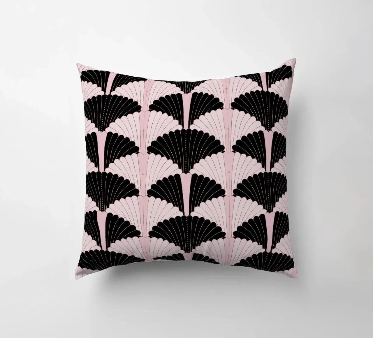 Motivo Art Déco in nero e rosa chiaro con riflessi dorati cuscino da CalliLetters