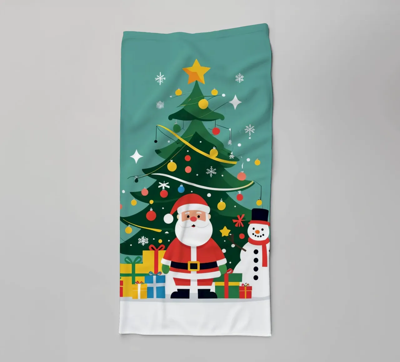 Albero di Natale con Babbo Natale e pupazzo di neve asciugamano da bagno da DesignDoodle