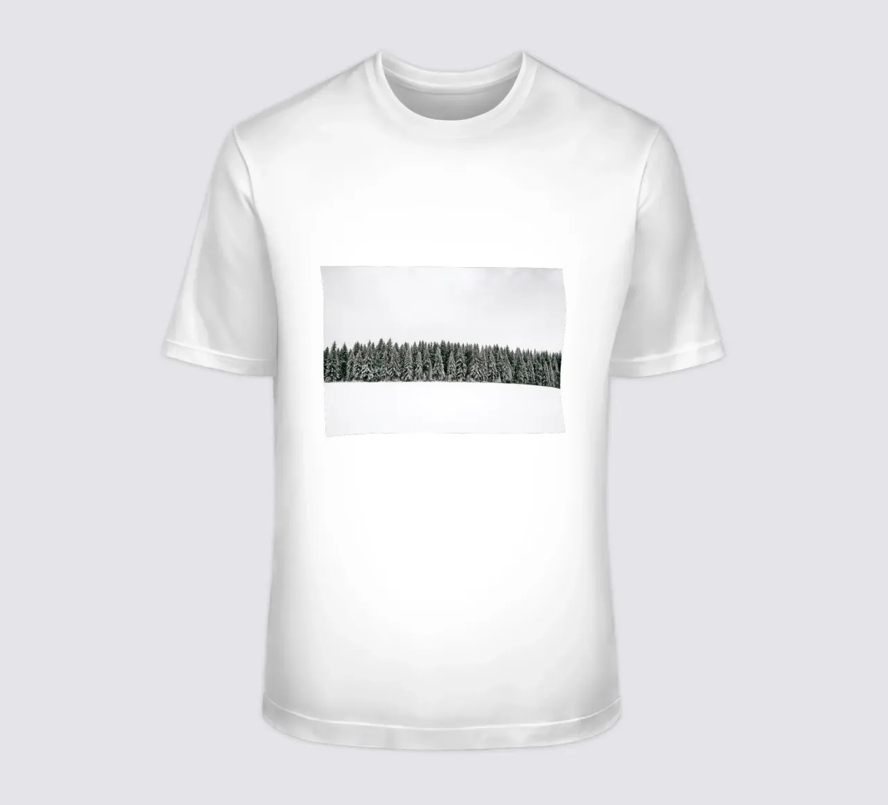 Foresta invernale minimale - neve e abeti Photo Art t-shirt da ChristmasMooodz