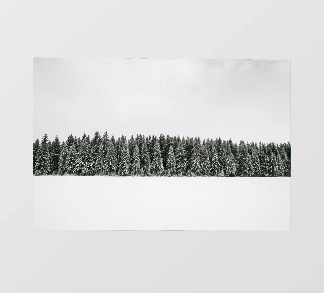 Foresta invernale minimale - neve e abeti Photo Art telo in pvc da ChristmasMooodz
