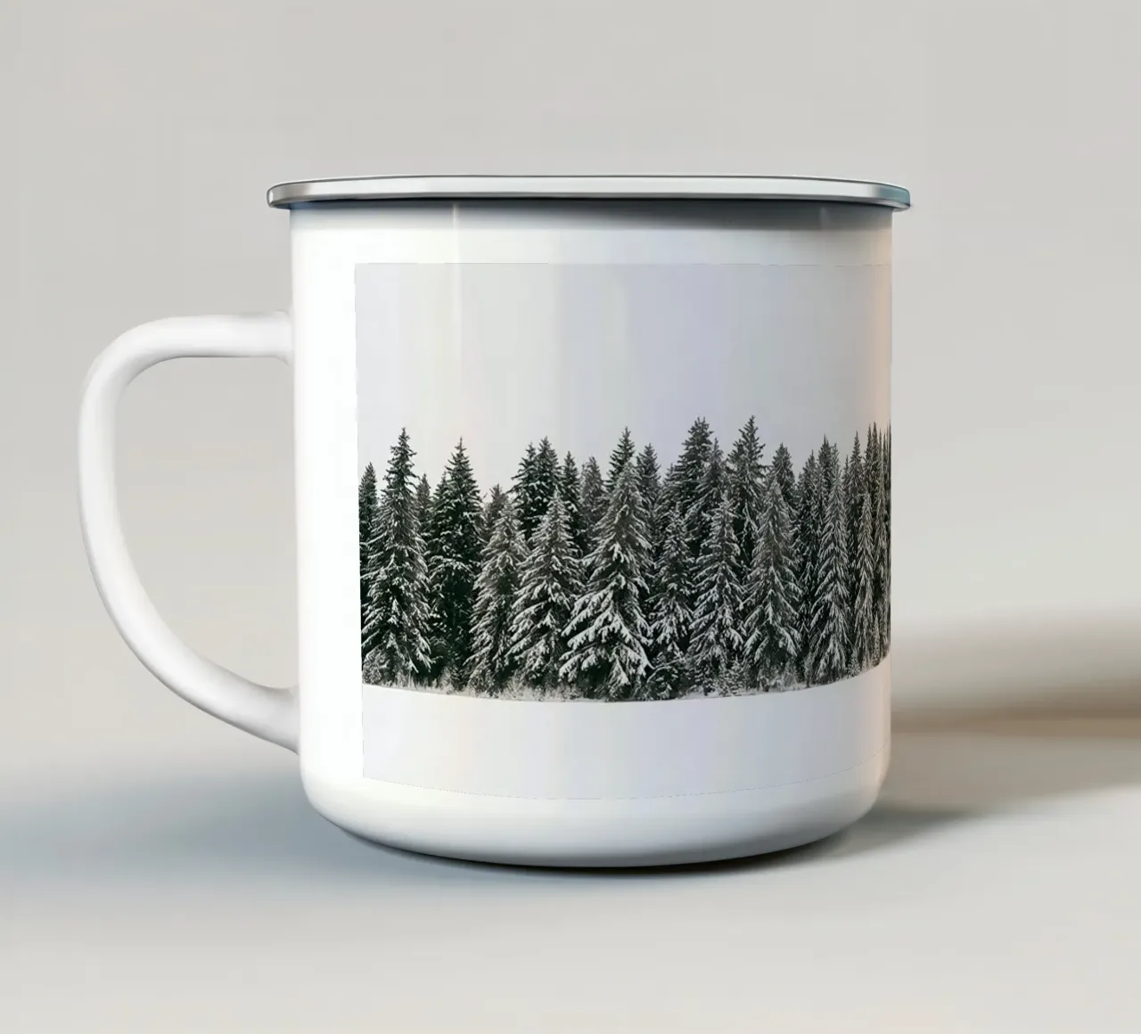 Foresta invernale minimale - neve e abeti Photo Art tazza in smalto da ChristmasMooodz