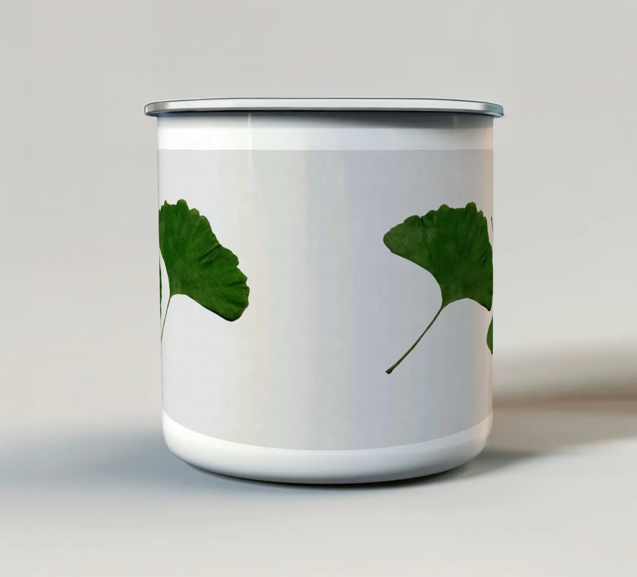 Foglia di ginkgo II tazza in smalto da Orara Studio