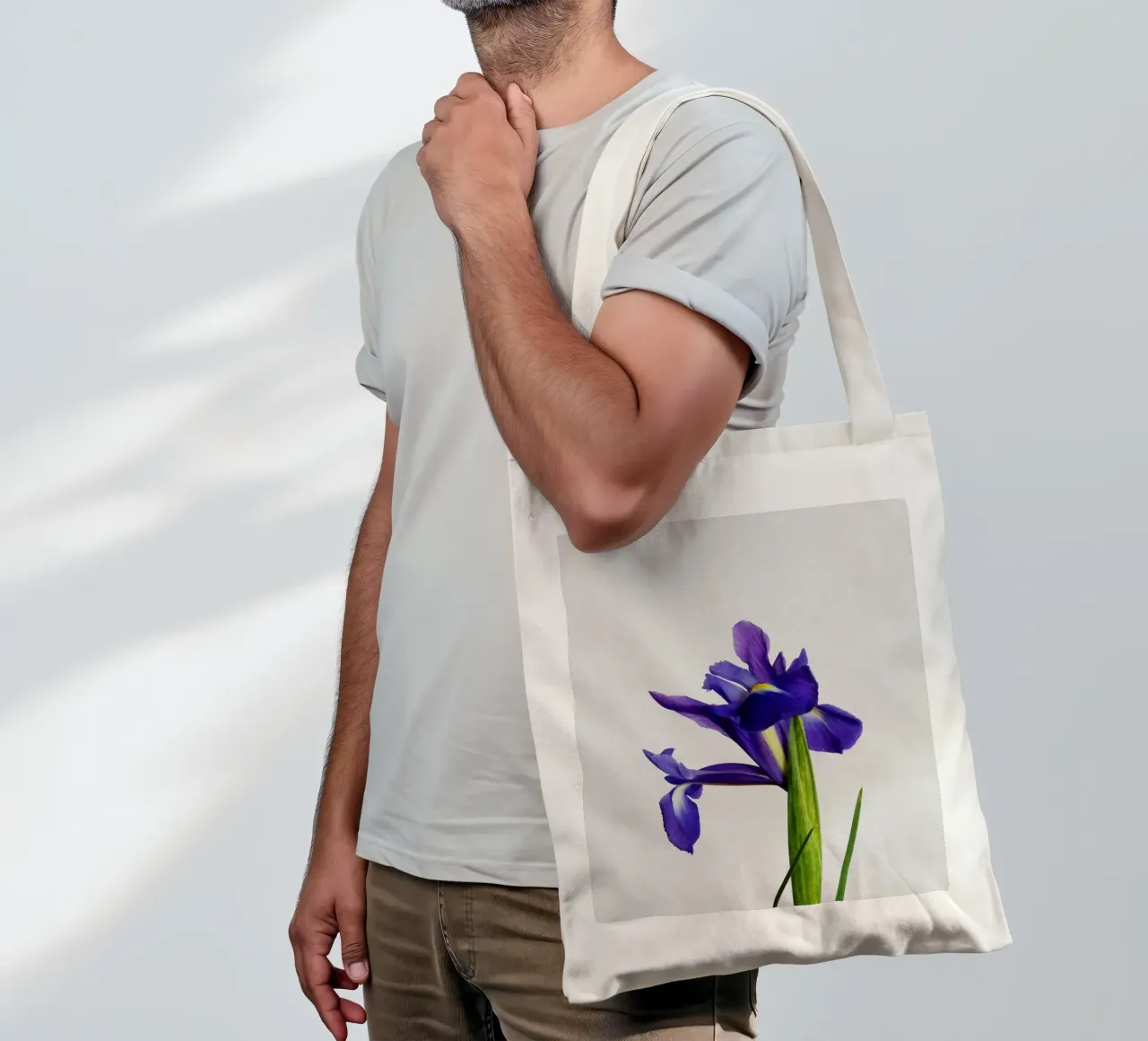 Nature morte à l'iris tote bag de Orara Studio