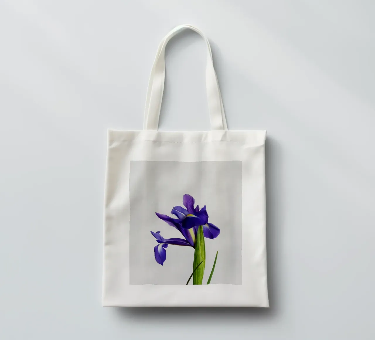Nature morte à l'iris tote bag de Orara Studio
