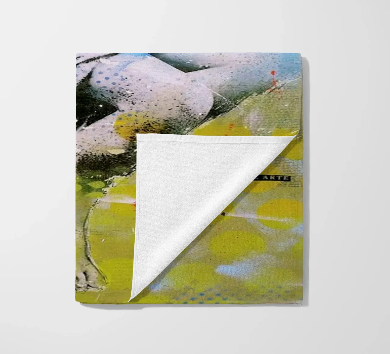 Angelito beach towel by Tameo