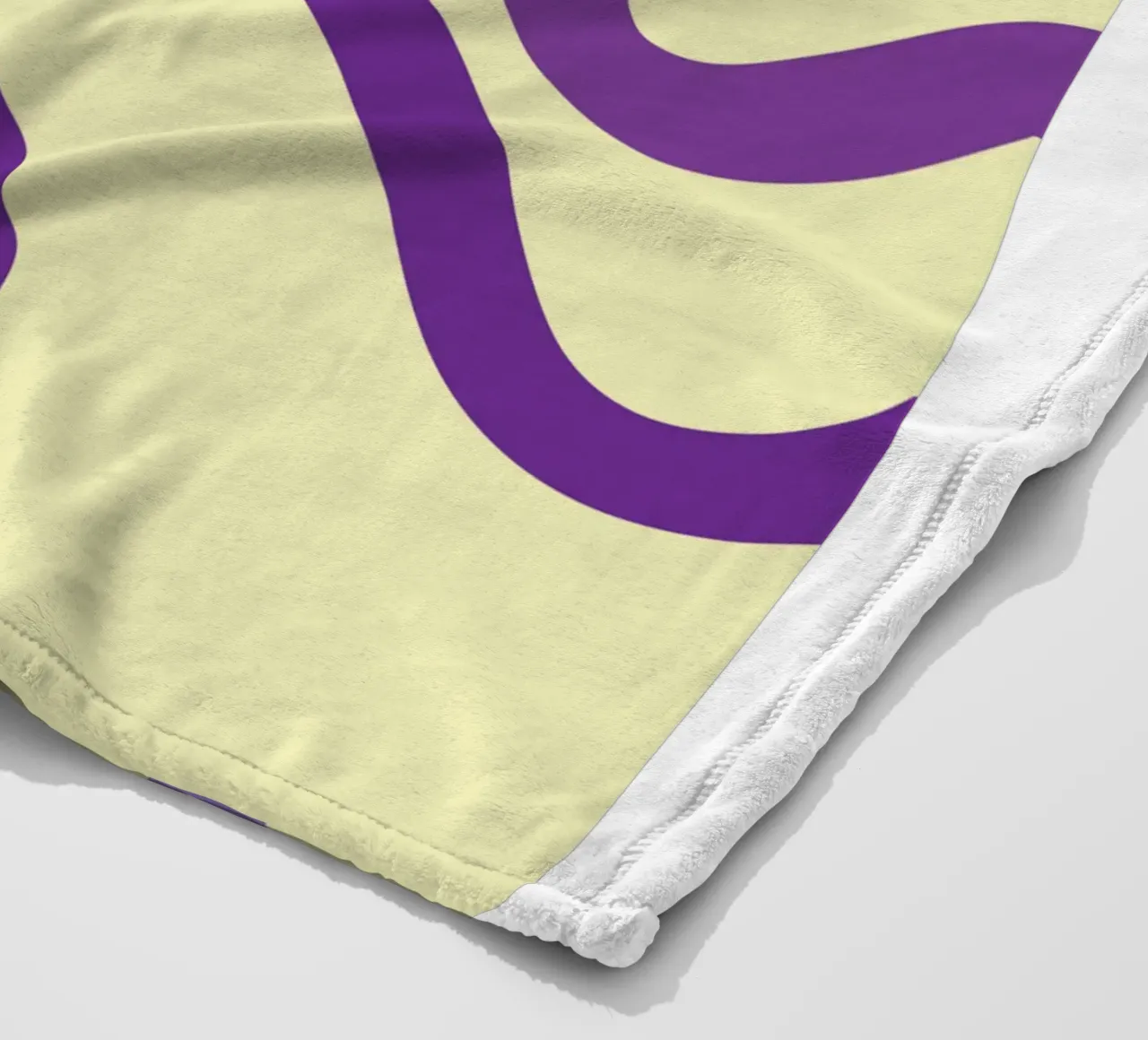 verme viola coperta in pile da SADELA
