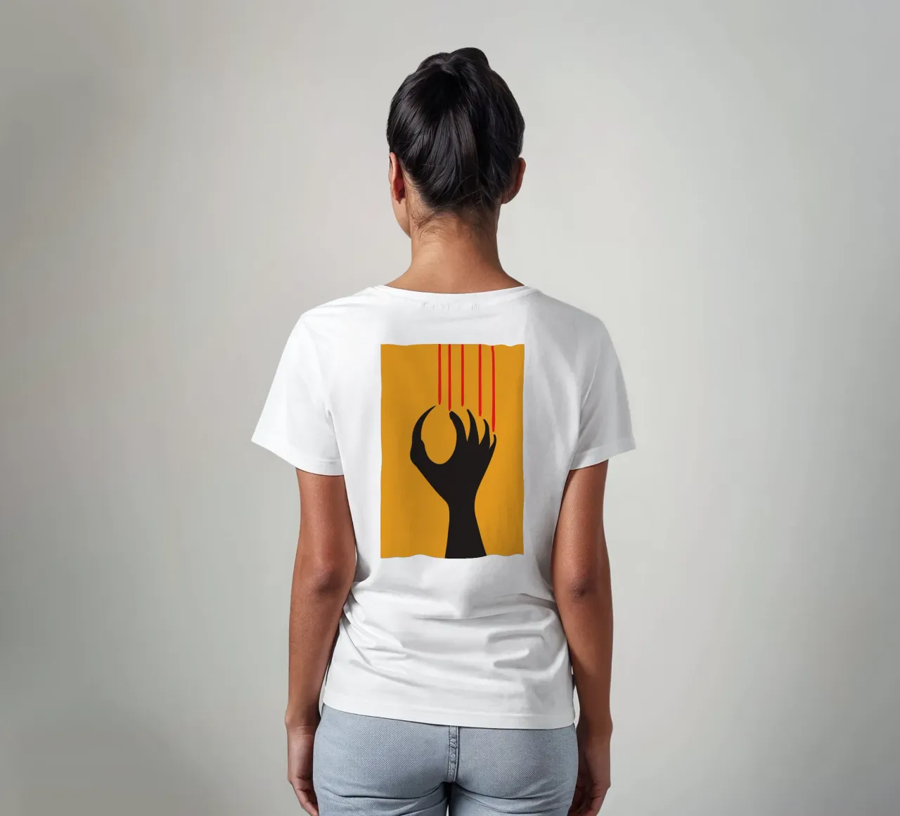 sagoma di artigli e unghie t-shirt da SADELA