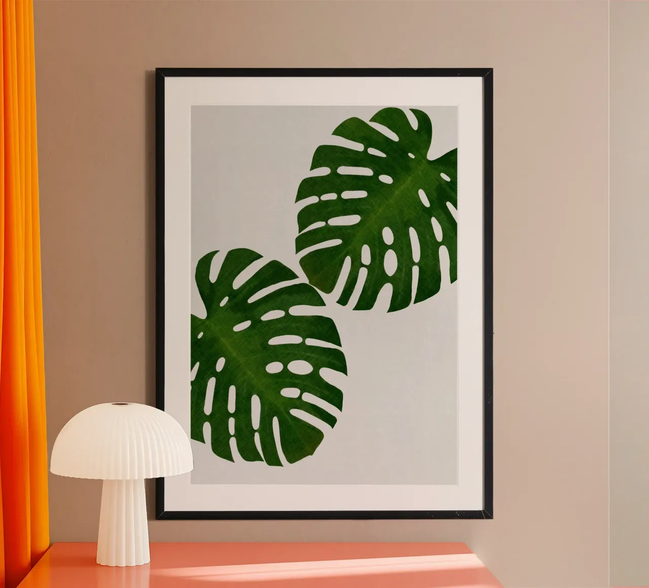 Foglia di Monstera II poster con telaio in plastica da Orara Studio