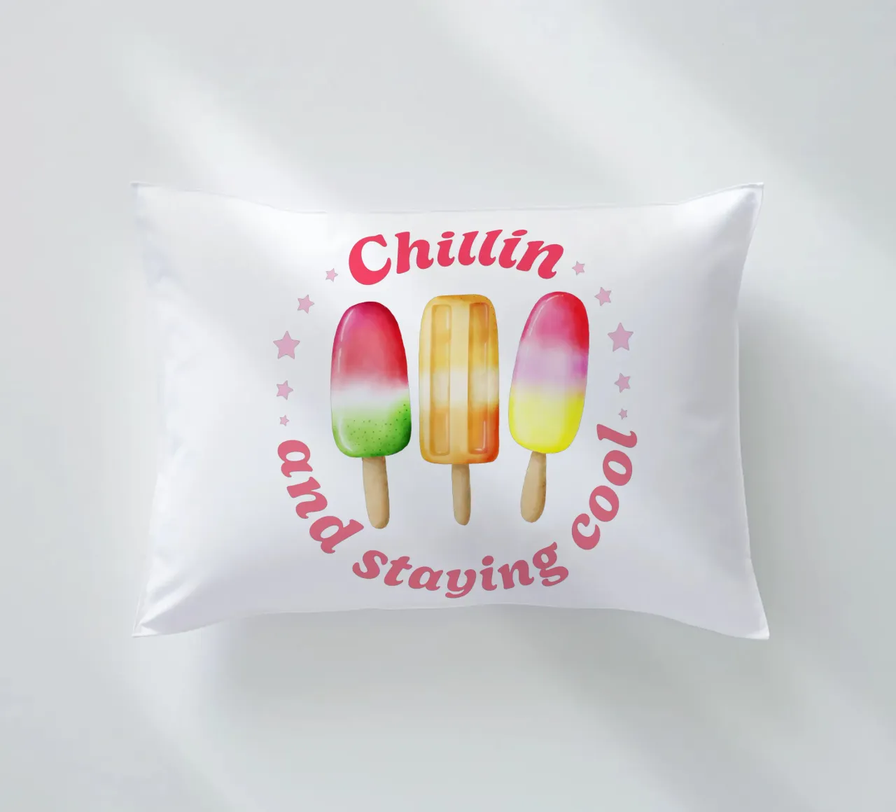 Stare al fresco. Sommer und Eis. cuscino da CalliLetters