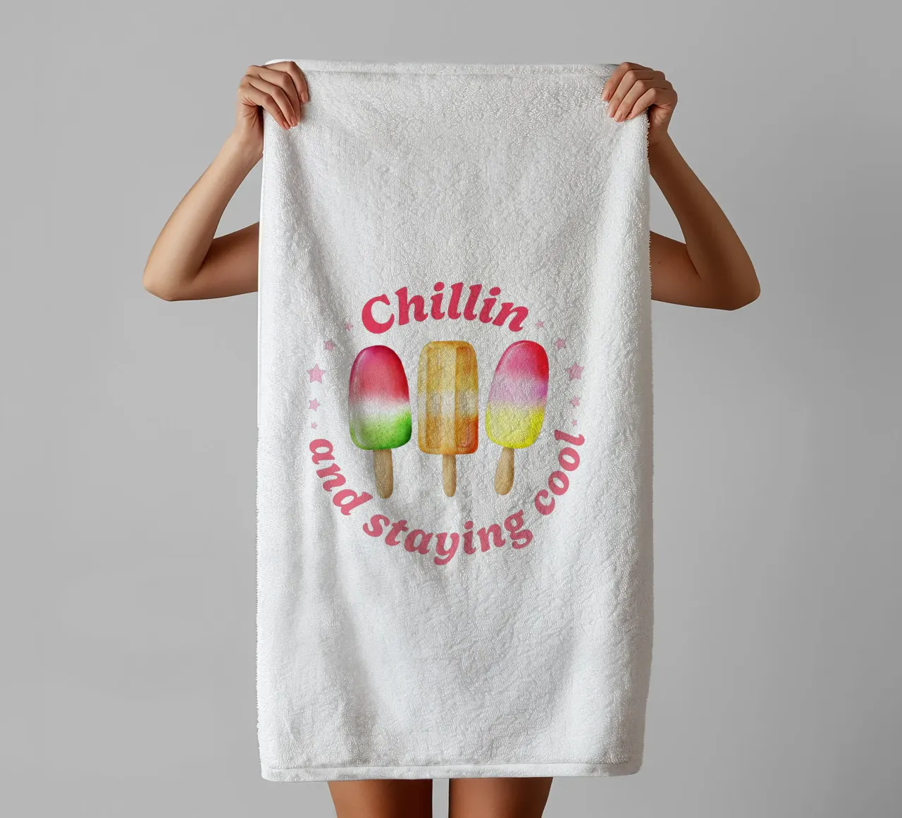 Stare al fresco. Sommer und Eis. asciugamano da bagno da CalliLetters