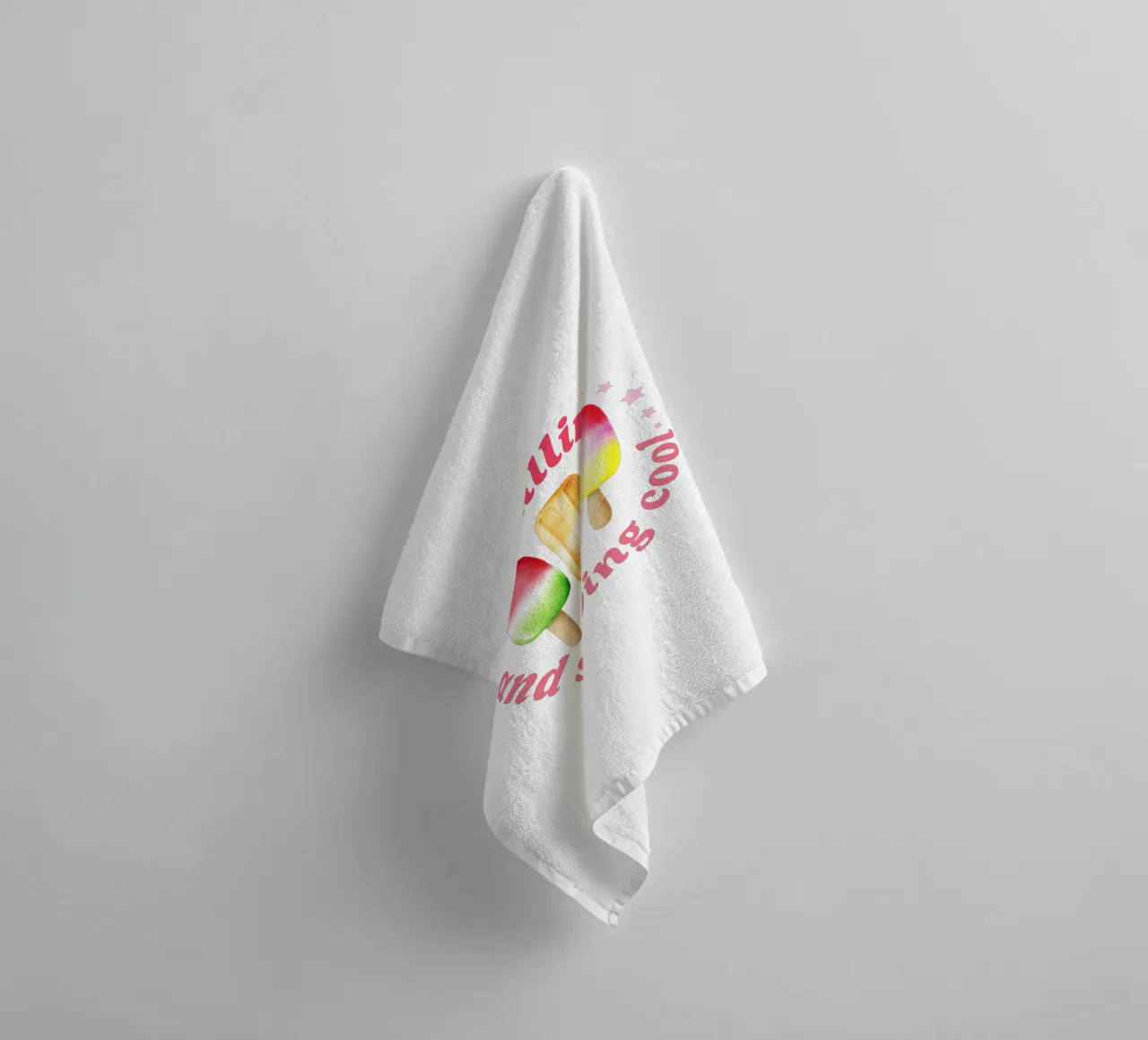 Stare al fresco. Sommer und Eis. asciugamano da bagno da CalliLetters