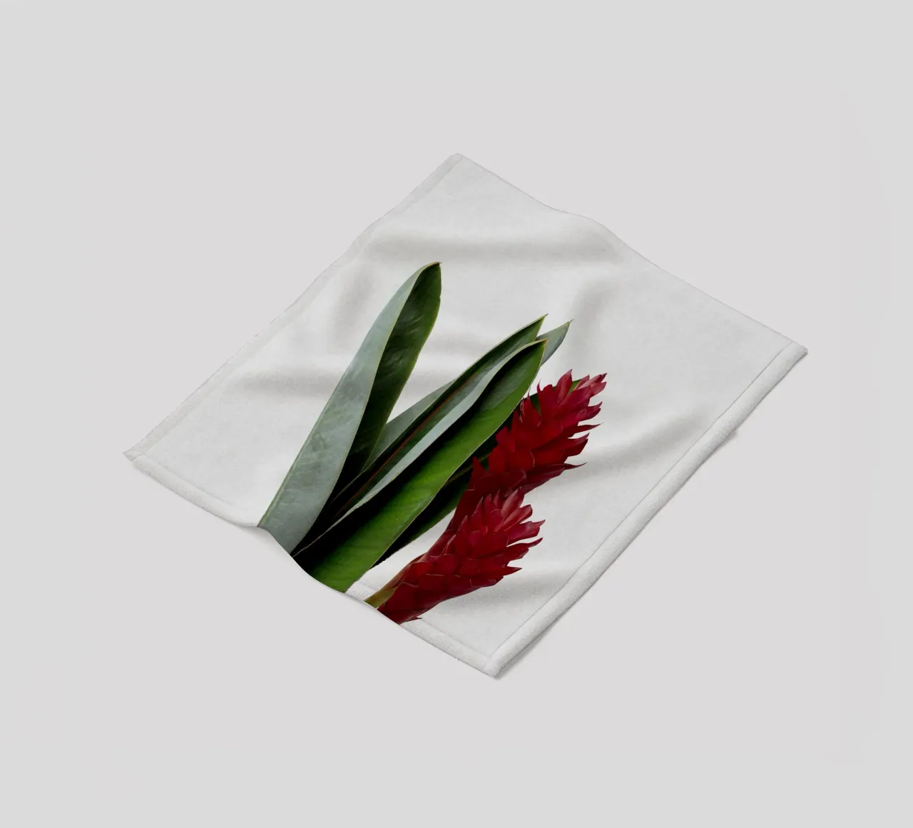 Fiore rosso coperta in pile da Orara Studio