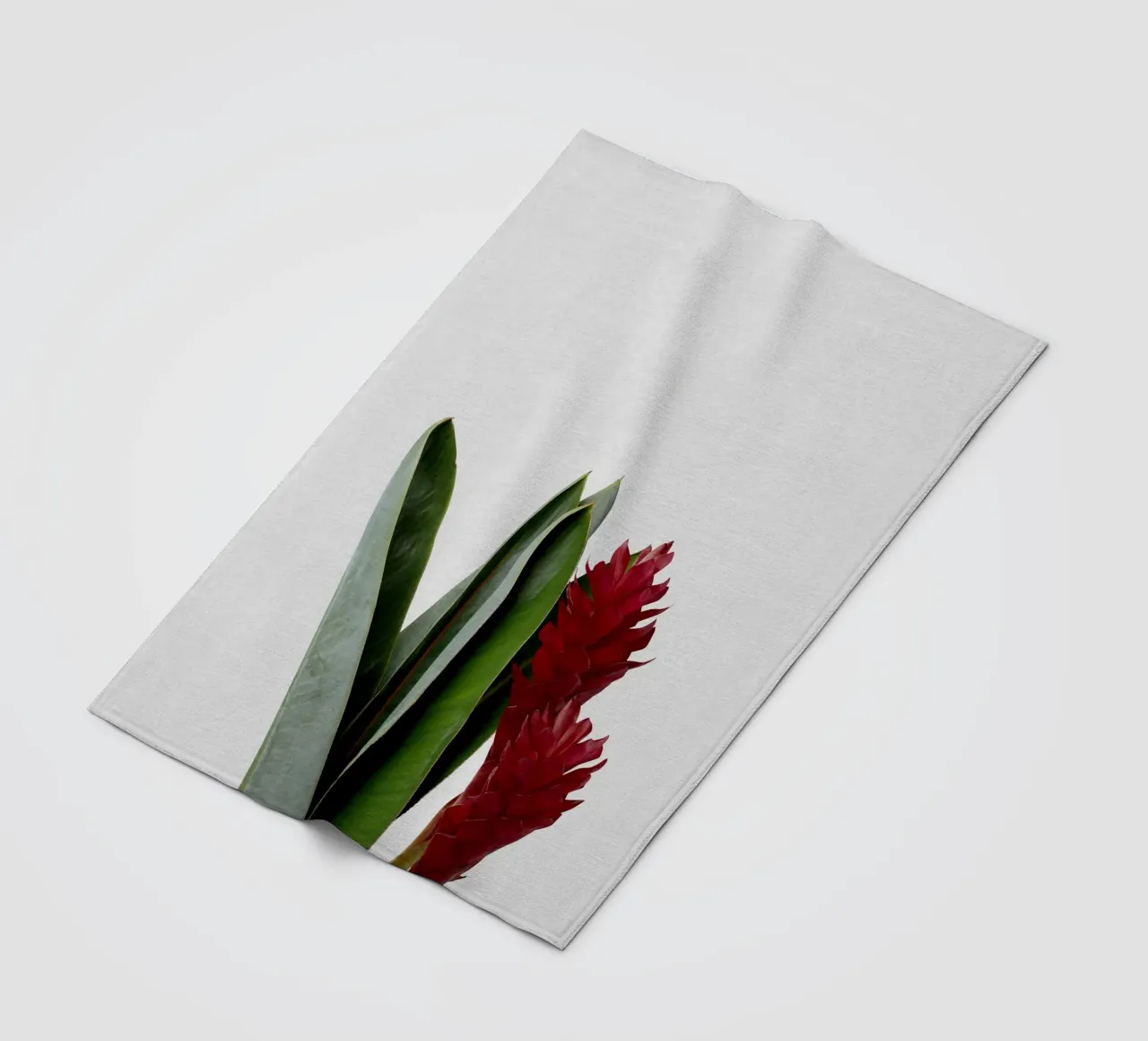 Fiore rosso coperta in pile da Orara Studio