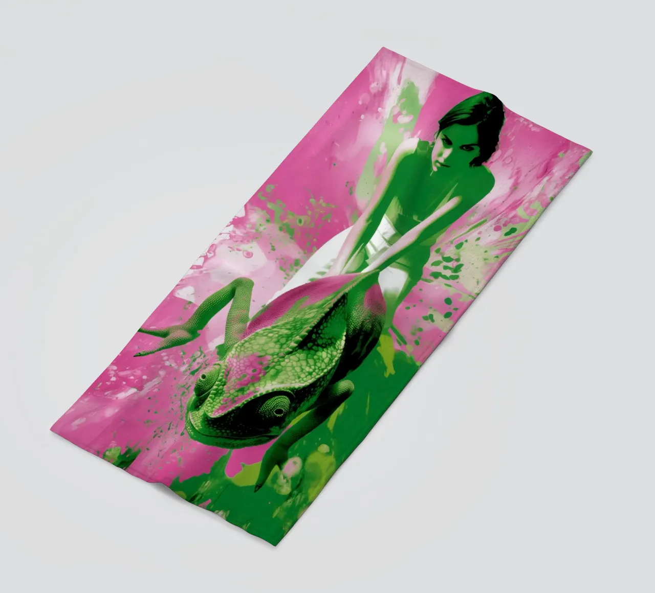Donna camaleonte | Action Painting in rosa e verde telo mare da Autofocus