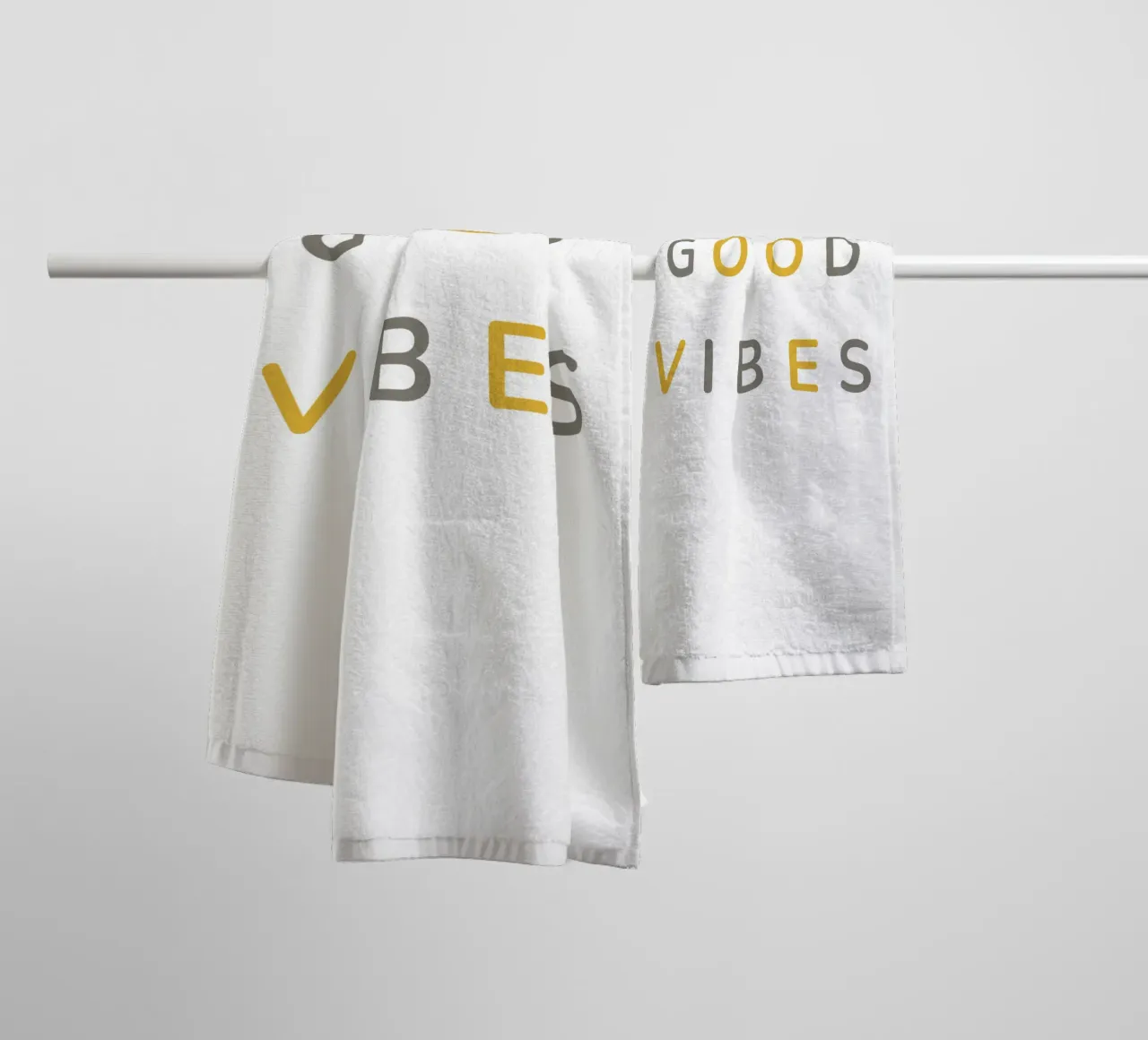 Buone vibrazioni asciugamano da bagno da BenCoStyle