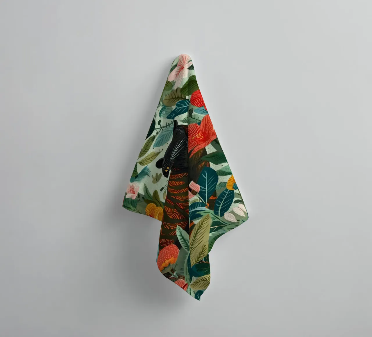 Portrait of a Panther in Bloom I Handtuch von Luca